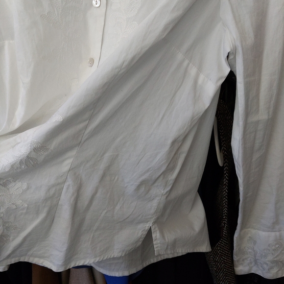 Final Sale - White embroidered button down cotton with stretch - Picture 6 of 9